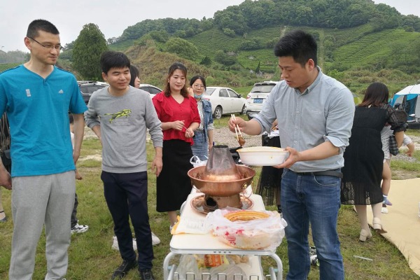 棒材云龙制造运营部组织户外野炊休闲会